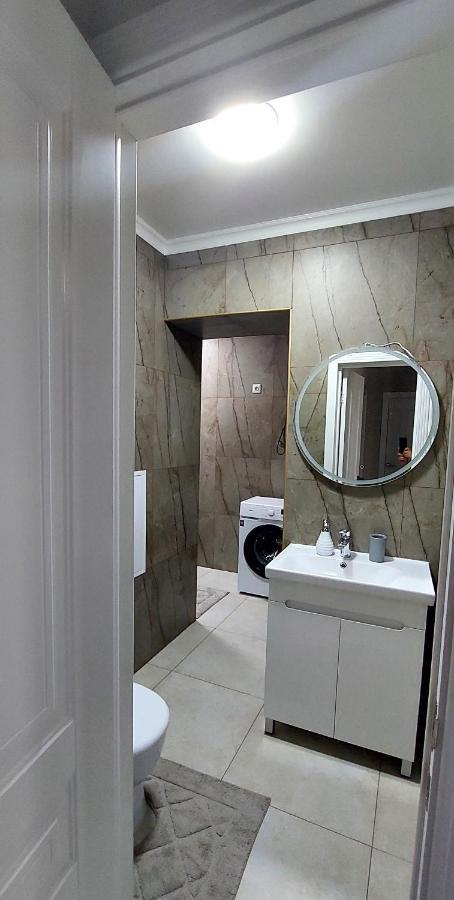 Apartment In Street Toktogula 77 Bishkek Exterior photo